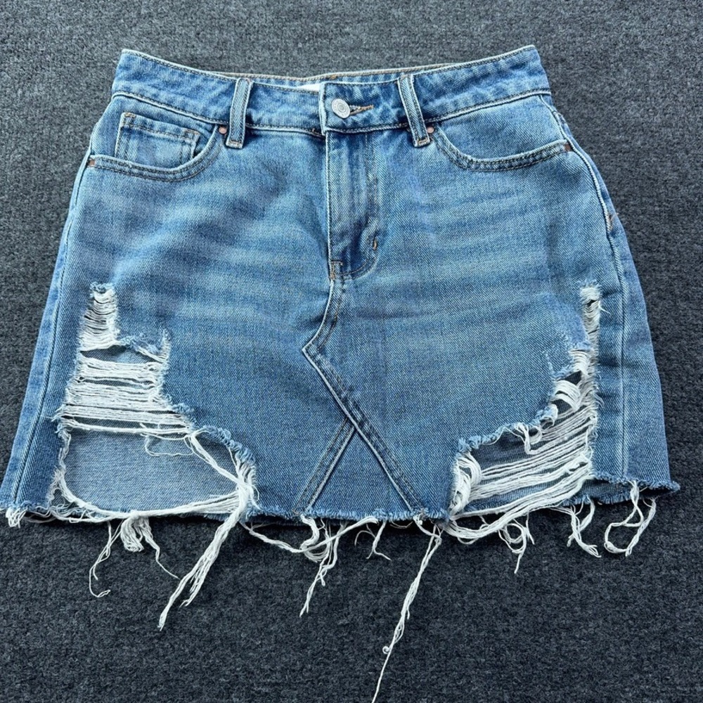 PacSun Distressed Denim Mini Skirt Light Wash Raw Hem Shredded Womens Size 24